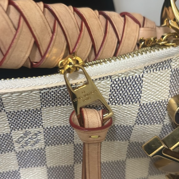 2️⃣8️⃣0️⃣0️⃣ gently used authentic Louis Vuitton bag - Picture 5 of 10